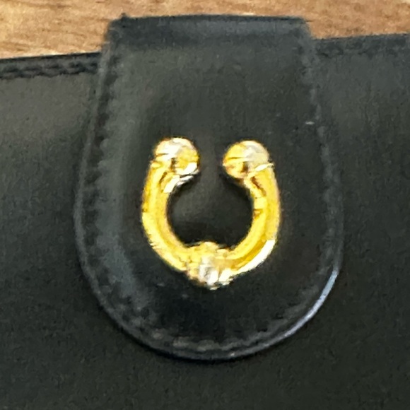 Gucci Horseshoe Black Leather Kiss Lock Wallet - Picture 3 of 12